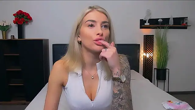 Lia Benini online show from 01/12/26, 10:22