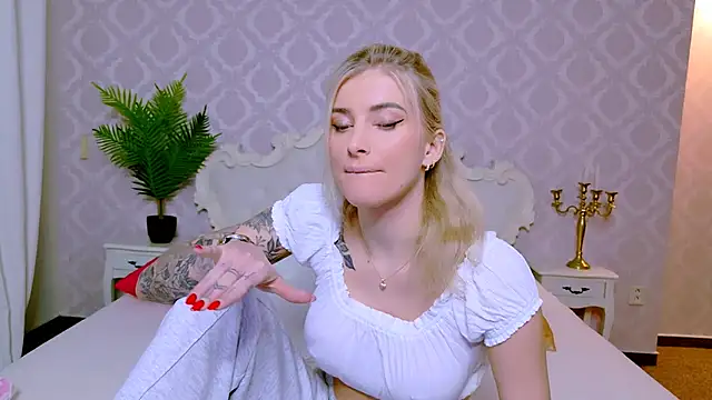 Lia Benini online show from 02/09/26, 09:29