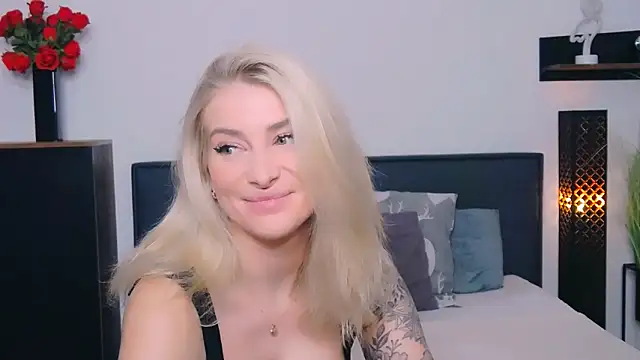 Lia Benini online show from 02/24/26, 01:34