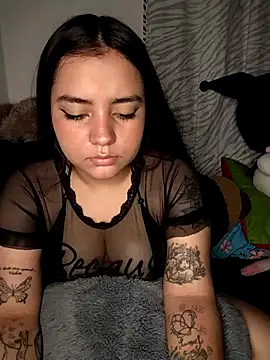 Snapshot of Ema_kraus chatting on 02/27/25, 06:35 Ema kraus online show from 02/27/25, 06:35