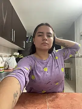 Snapshot of Ema_kraus chatting on 02/28/26, 01:27 Ema kraus online show from 02/28/26, 01:27