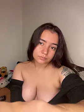 Snapshot of Ema_kraus chatting on 02/12/26, 12:10 Ema kraus online show from 02/12/26, 12:10