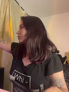 Snapshot of Ema_kraus chatting on 03/28/26, 01:39 Ema kraus online show from 03/28/26, 01:39