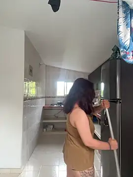 Snapshot of Ema_kraus chatting on 04/05/26, 09:54 Ema kraus online show from 04/05/26, 09:54