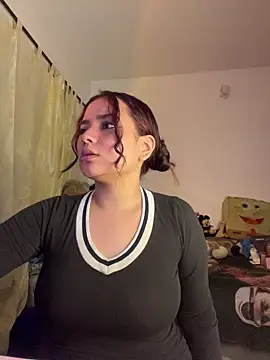 Snapshot of Ema_kraus chatting on 04/16/26, 01:28 Ema kraus online show from 04/16/26, 01:28