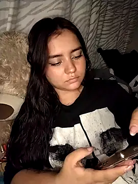 Snapshot of Ema_kraus chatting on 02/23/25, 05:34 Ema kraus online show from 02/23/25, 05:34