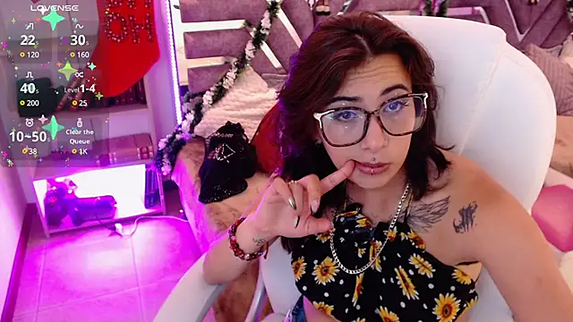 Snapshot of Camilaa1__ chatting on 12/22/24, 03:44 Camilaa1 online show from 12/22/24, 03:44