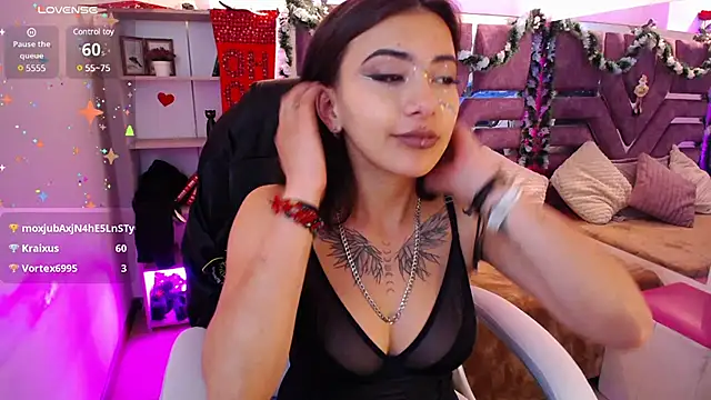 Snapshot of Camilaa1__ chatting on 12/20/24, 05:25 Camilaa1 online show from 12/20/24, 05:25