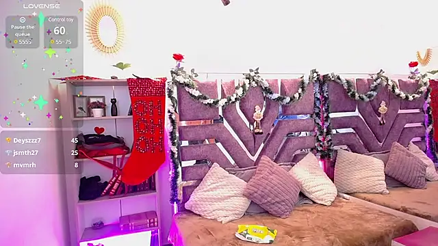 Snapshot of Camilaa1__ chatting on 12/21/24, 10:28 Camilaa1 online show from 12/21/24, 10:28