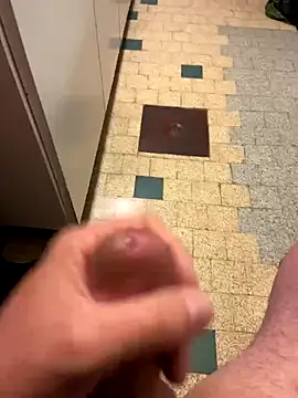 mikiss789 online show from 10/30/25, 04:11