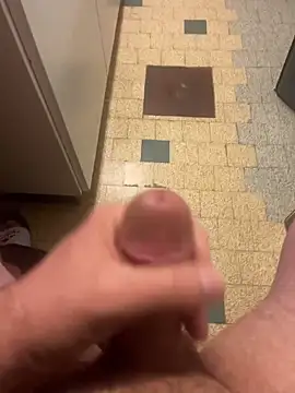 Snapshot of mikiss789 chatting on 02/04/26, 03:56 mikiss789 online show from 02/04/26, 03:56