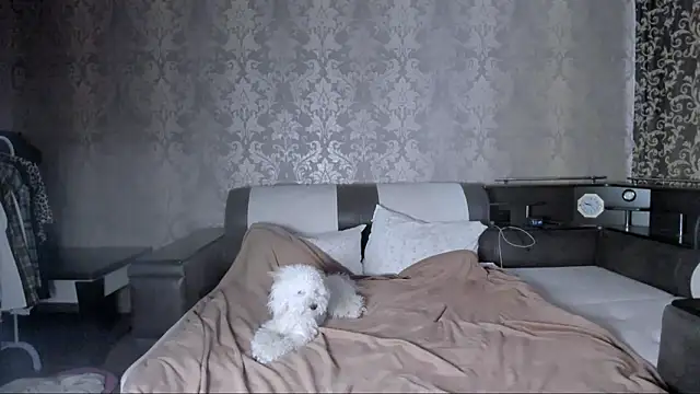 Snapshot of Agnes_Allenn chatting on 10/12/25, 11:11 Agnes Allenn online show from 10/12/25, 11:11