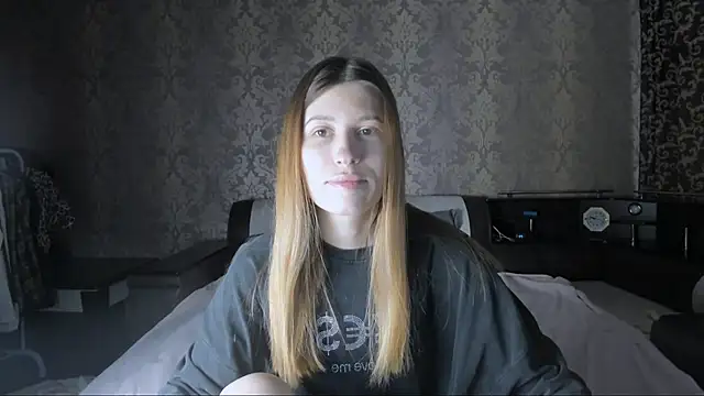Snapshot of Agnes_Allenn chatting on 10/18/25, 11:12 Agnes Allenn online show from 10/18/25, 11:12