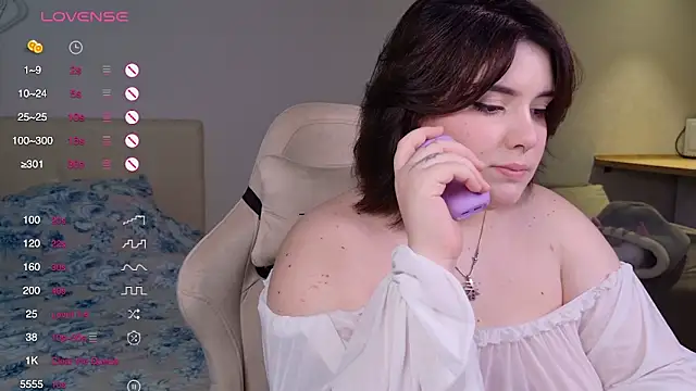 YumiYammy online show from 11/21/25, 08:19