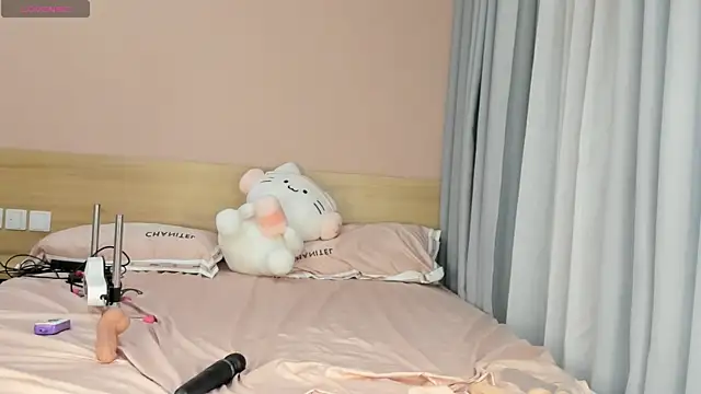 queenasian online show from 02/13/25, 04:50