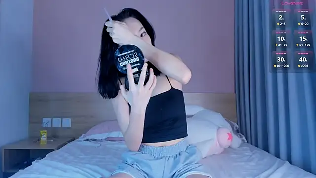 queenasian online show from 02/17/25, 06:20