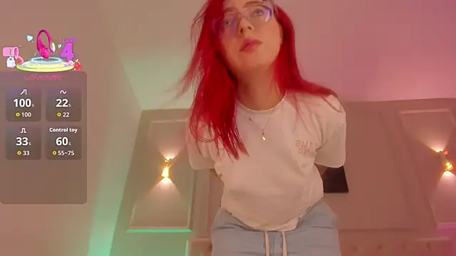 Snapshot of anniemartinezz chatting on 09/09/25, 12:36 anniemartinezz online show from 09/09/25, 12:36