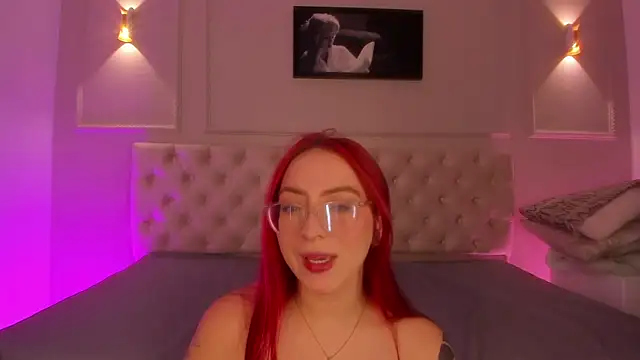 Snapshot of anniemartinezz chatting on 09/14/25, 01:33 anniemartinezz online show from 09/14/25, 01:33