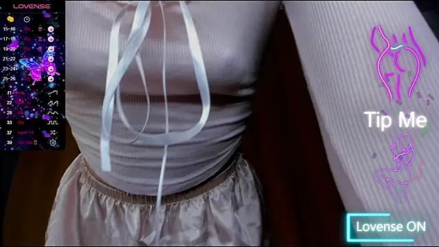 Snapshot of TinaByrd chatting on 01/07/25, 09:07 TinaByrd online show from 01/07/25, 09:07