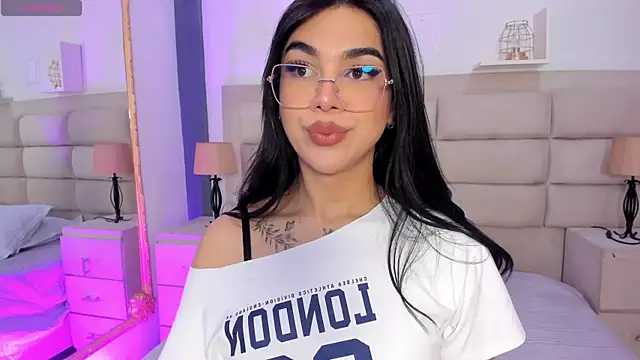 RoseCassie online show from 10/08/25, 01:34