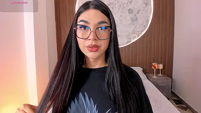 RoseCassie online show from 04/11/26, 03:16