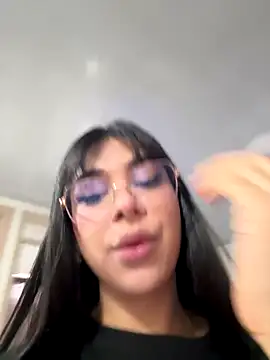 RoseCassie online show from 11/20/25, 01:12