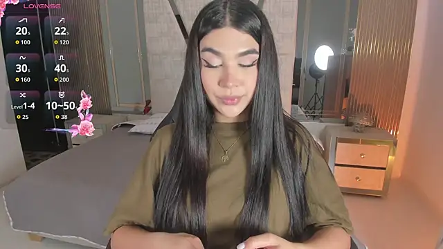 Snapshot of RoseCassie chatting on 06/24/26, 01:43 RoseCassie online show from 06/24/26, 01:43