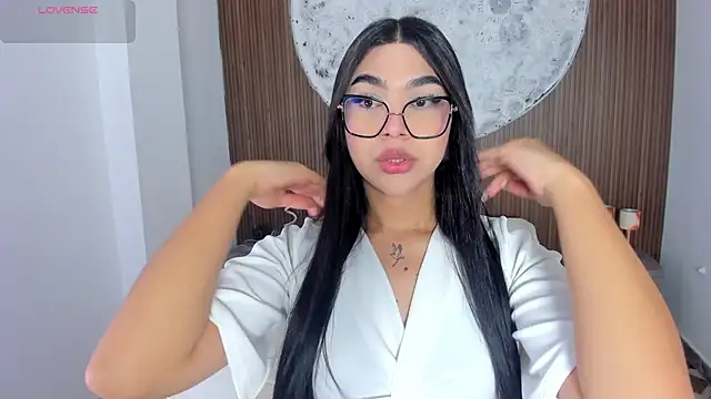 RoseCassie online show from 04/18/26, 01:57