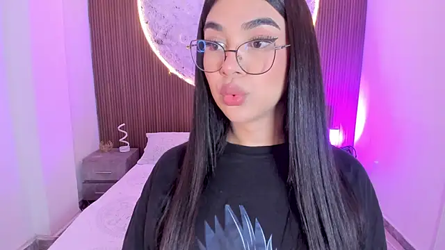 Snapshot of RoseCassie chatting on 07/15/26, 01:18 RoseCassie online show from 07/15/26, 01:18
