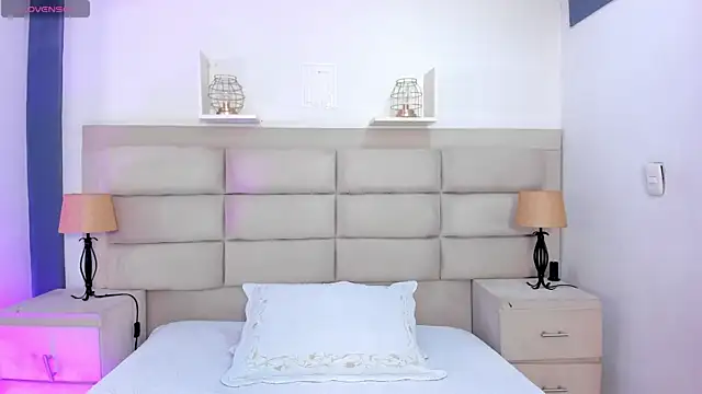 RoseCassie online show from 10/02/25, 01:14