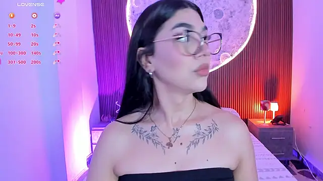 Snapshot of RoseCassie chatting on 06/18/26, 02:00 RoseCassie online show from 06/18/26, 02:00