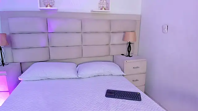 RoseCassie online show from 10/29/25, 01:32