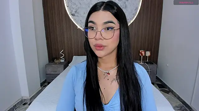 RoseCassie online show from 05/18/26, 01:05