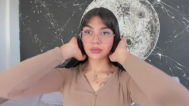 RoseCassie online show from 11/18/25, 02:53