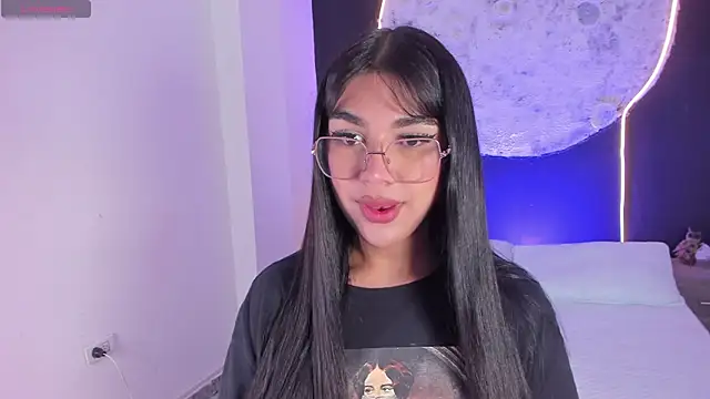 RoseCassie online show from 11/28/25, 01:22