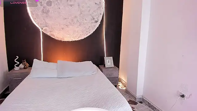 RoseCassie online show from 11/26/25, 01:33