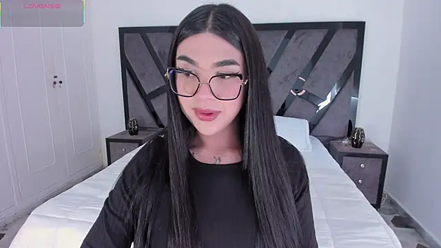 RoseCassie online show from 04/21/26, 02:01