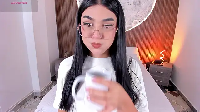 RoseCassie online show from 02/02/26, 01:54