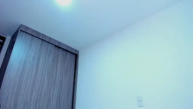 Sara Leblanc online show from 11/11/25, 04:02