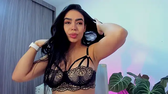 Sara Leblanc online show from 11/18/25, 04:10