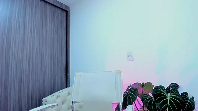 Sara Leblanc online show from 10/01/25, 03:05