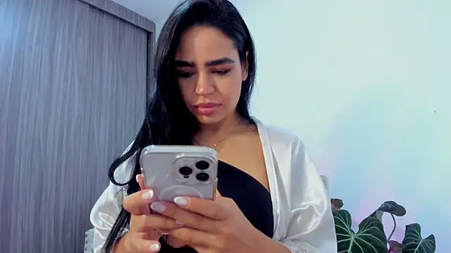 Sara Leblanc online show from 10/06/25, 02:51