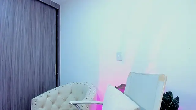 Sara Leblanc online show from 09/26/25, 03:08