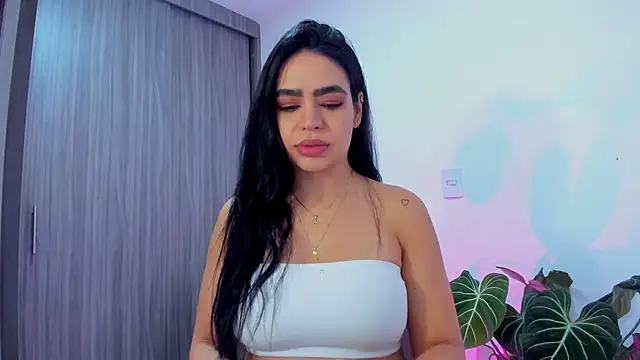 Sara Leblanc online show from 10/21/25, 02:49