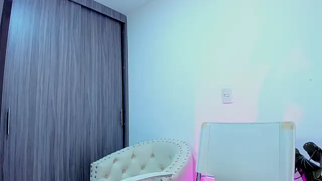 Sara Leblanc online show from 10/14/25, 03:23