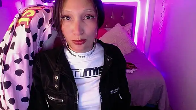 mia collens online show from 02/19/25, 02:23