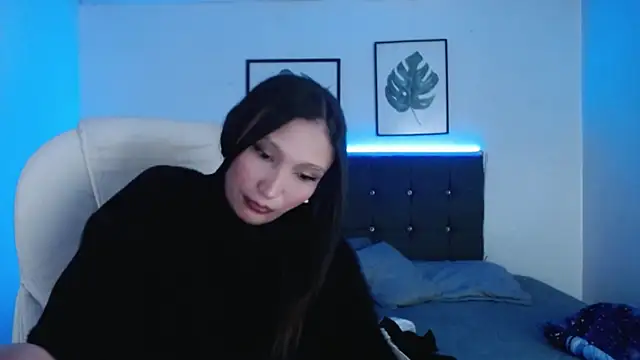 mia collens online show from 09/19/25, 02:48