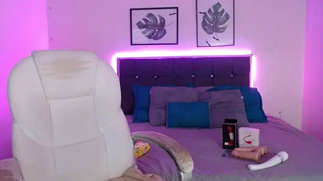 mia collens online show from 11/15/25, 02:48