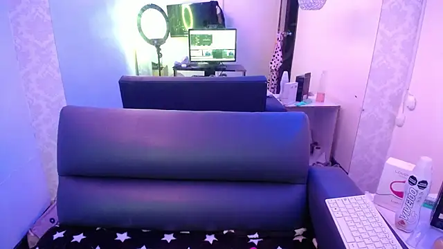 mia collens online show from 02/05/26, 10:49