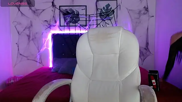 mia collens online show from 10/20/25, 01:40